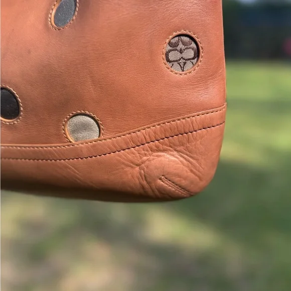 Coach Limited Edition Polkadot shoulder bag. - Picture 4 of 14